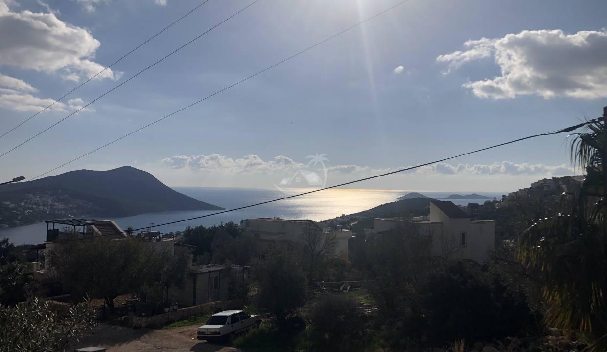 E8978657-E675-496D-A899-2F7FDA45D059