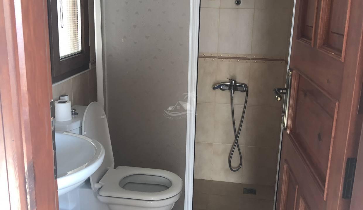 EE5A4D44-49D7-40C2-BDE6-75ECE9394B08