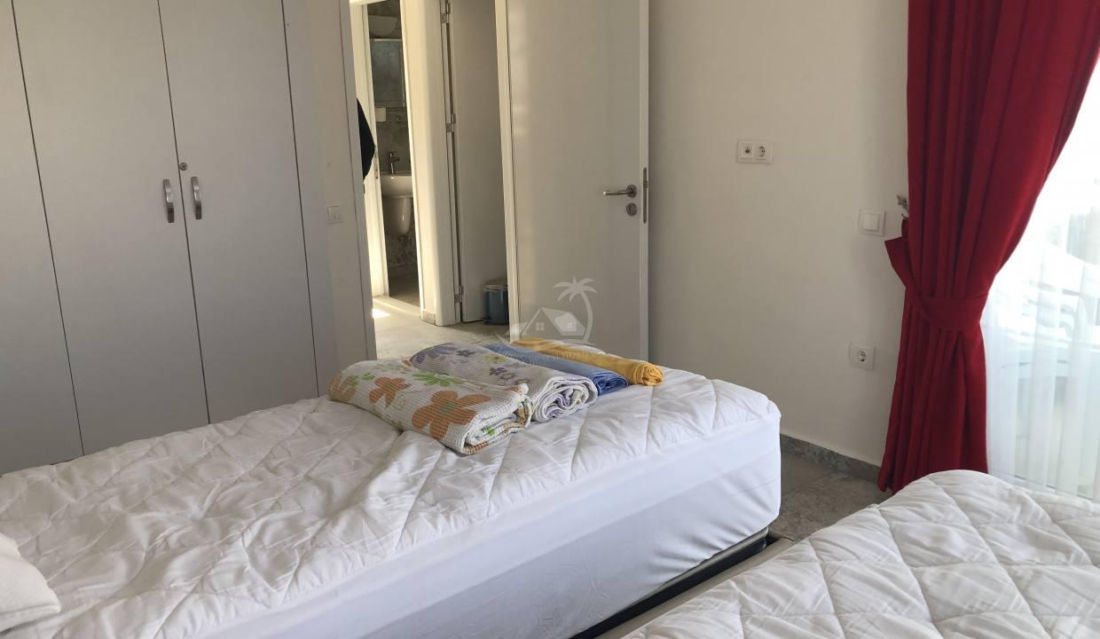 00D4E043-48FB-46BD-B0A0-C6B038C9C36A