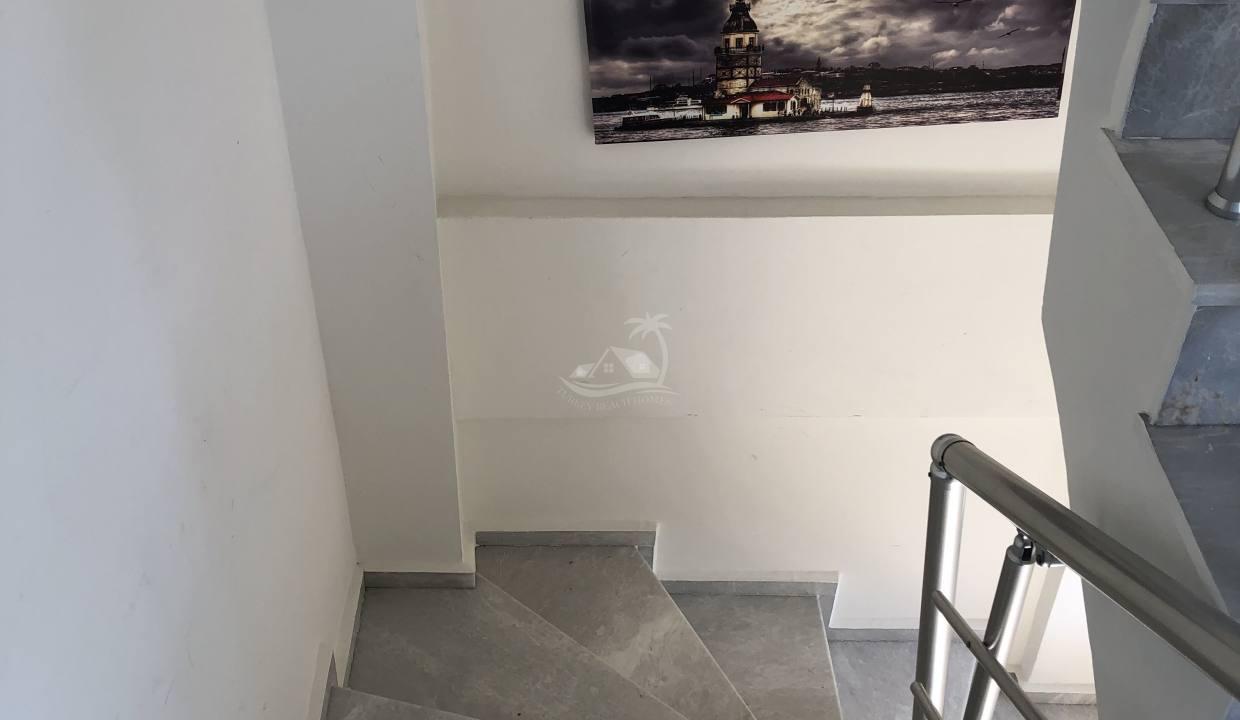 0548A651-882C-4C52-B0A0-D8B746BA04CB