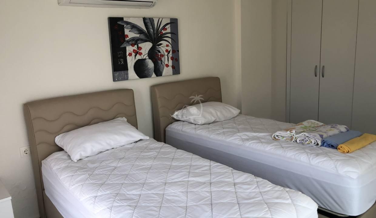 768B92B9-8528-4477-B503-9EC0AAFF5CCB