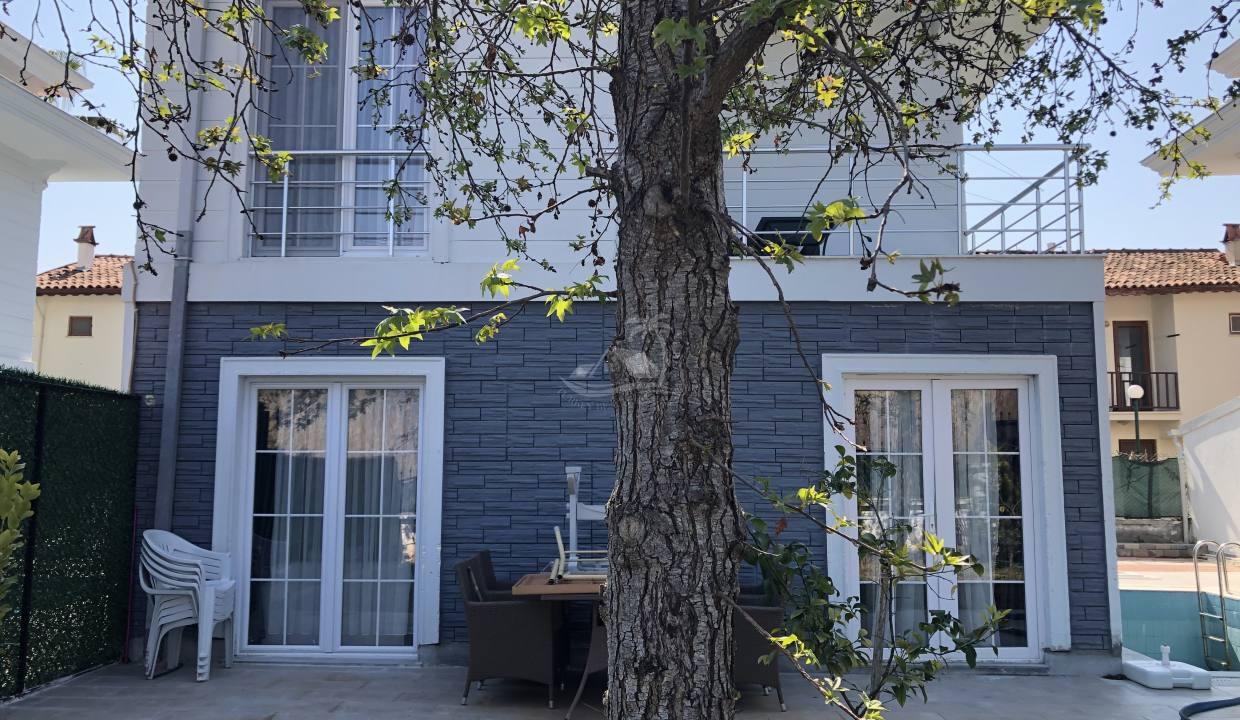 AC87AC38-F505-470E-B8EC-DA7E5BA6CAB8