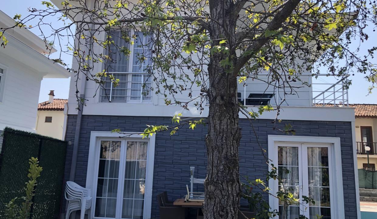 B7603997-7AEC-49CC-BC33-5CE4CFC0032D