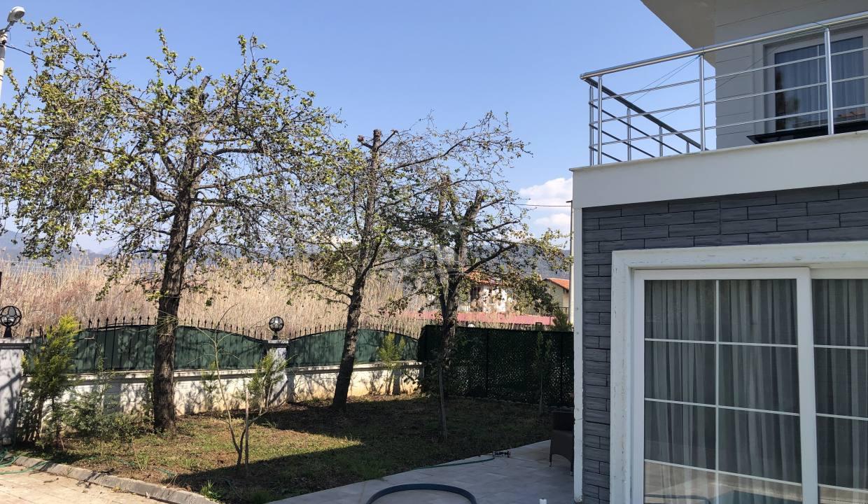 F890EB19-5C21-4222-821C-AE4E50D0B6DC