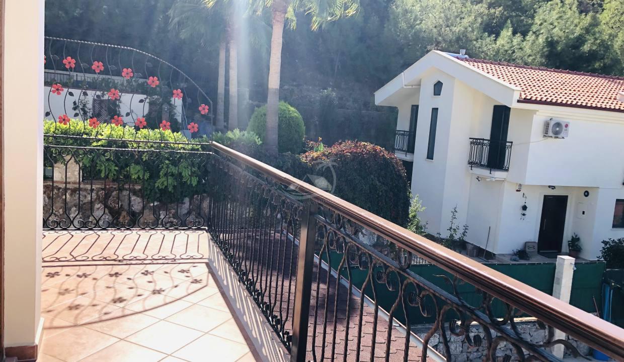 3854B891-629B-464B-9A83-FE91A07DF80E