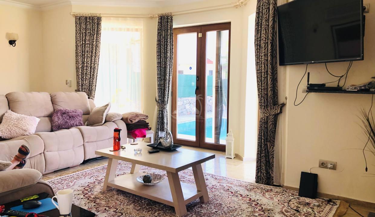 3E19F579-066B-42F7-96ED-392F31A12445