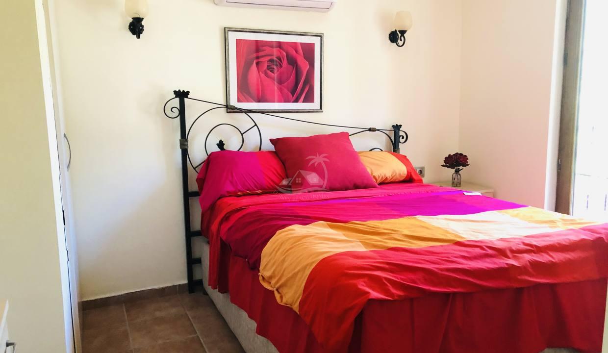 4BC92FF5-1CD6-46C5-AD14-3CA2799B6D3A