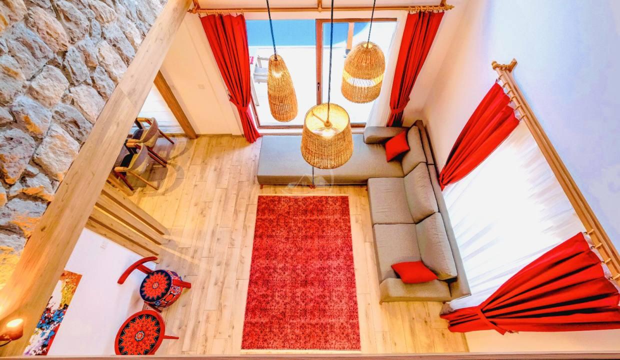 5CBE8C92-CEB1-40E3-9765-E3893D98AE27