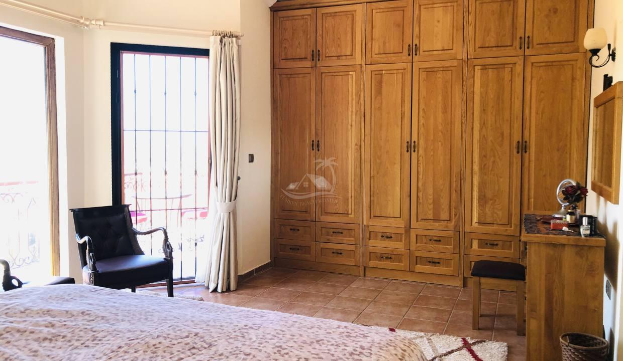 69D95BD4-F085-413A-9E86-E4BA795405C7