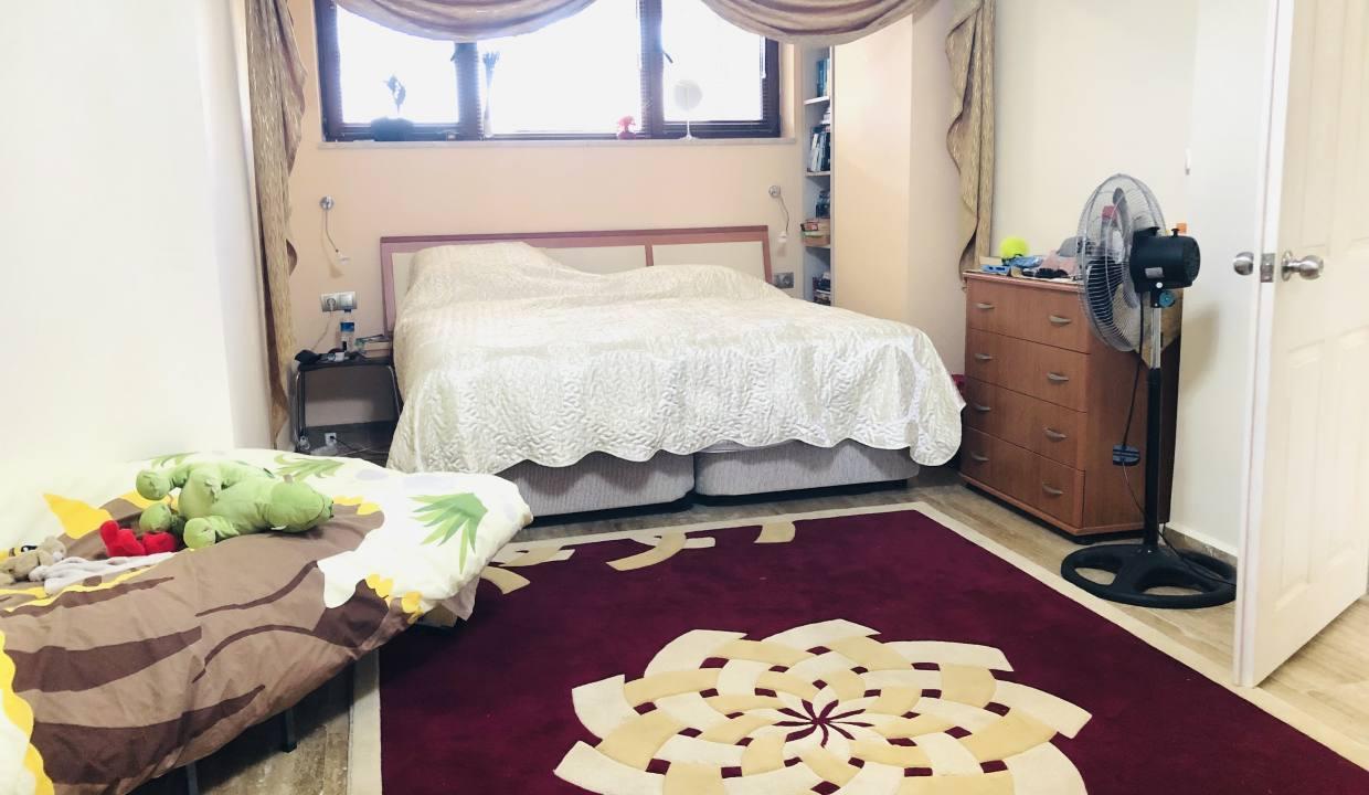 6C884483-653B-444C-A06C-5161A907047F