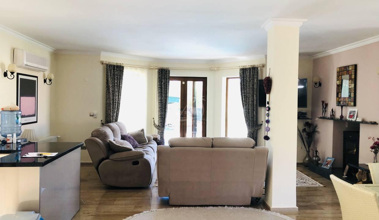 79356E1B-717C-42DF-A016-2EDA88A86006