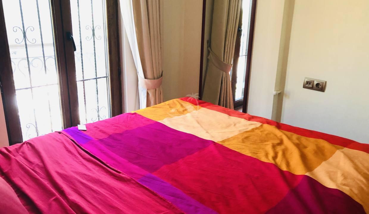 89065203-29D2-4E7E-8B58-678F8909117C