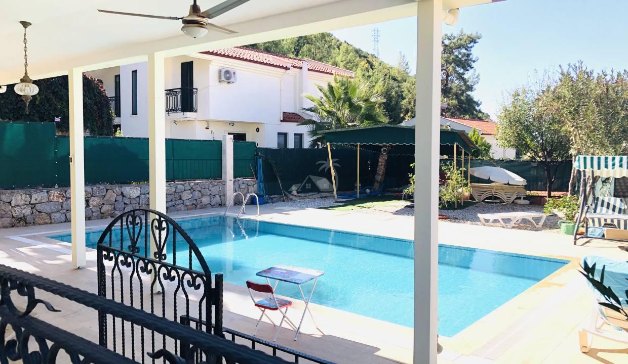 FAC32AD9-0EB9-4674-AC25-F6E65D4A6C22