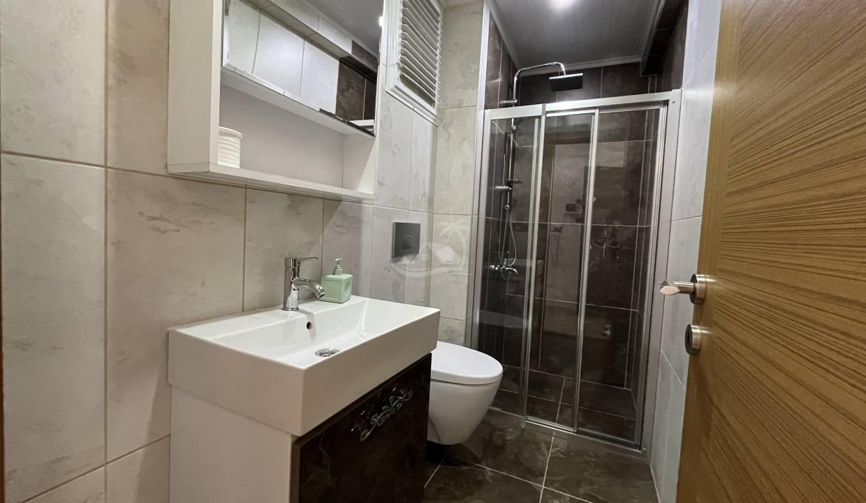 BDD8DAF5-61DD-41F1-8B08-1582D2062667