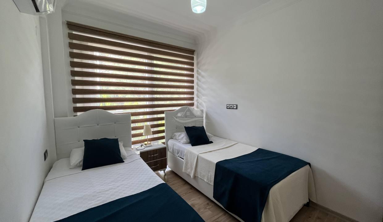 E5E45423-A3C3-4B01-80B0-7DE9393E6DFF